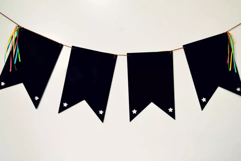 Pizarra banderín (Cachita deco, $190)