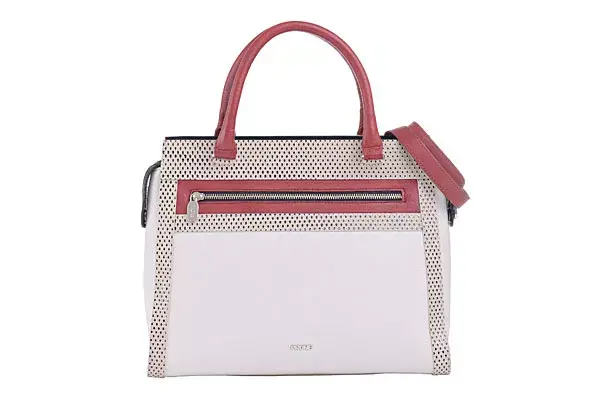 Cartera en blanco, con detalles en rojo (Prüne, $1300)