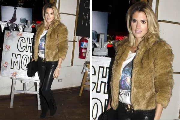 María del Cerro no quiso perderse la presentación de la marca de su amiga, Candela Vetrano. En esta ocasión, optó por saco de piel, remera con estampa, pantalón de cuero y maxi botas con flecos