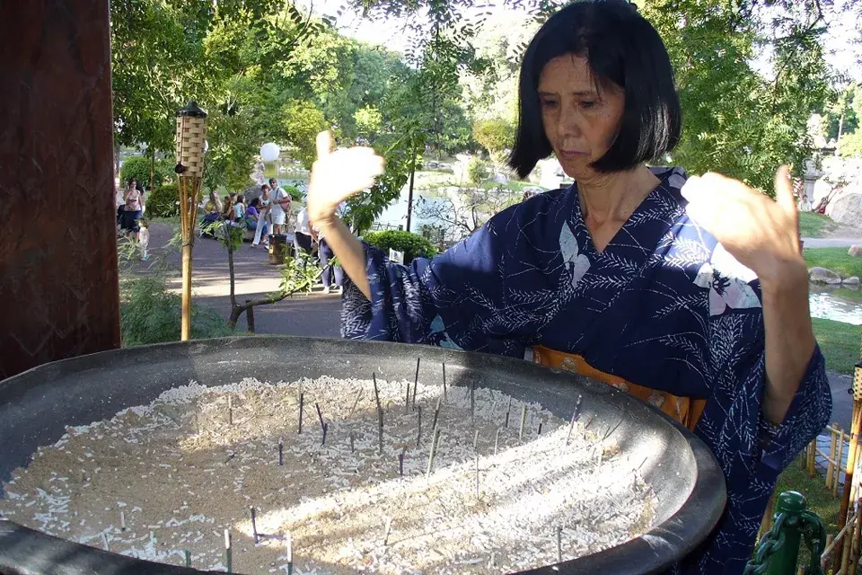 Disfrutá de la ceremonia de purificación del Jardín Jpaonés