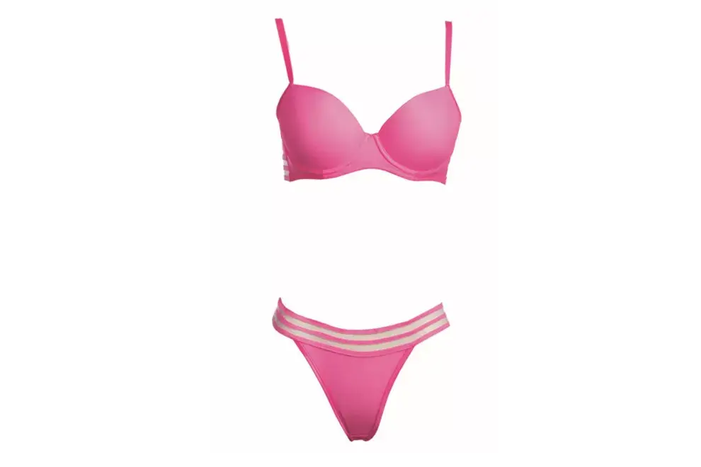 Conjunto rosa con tul (Cocot, corpiño $245 y bombacha $95)