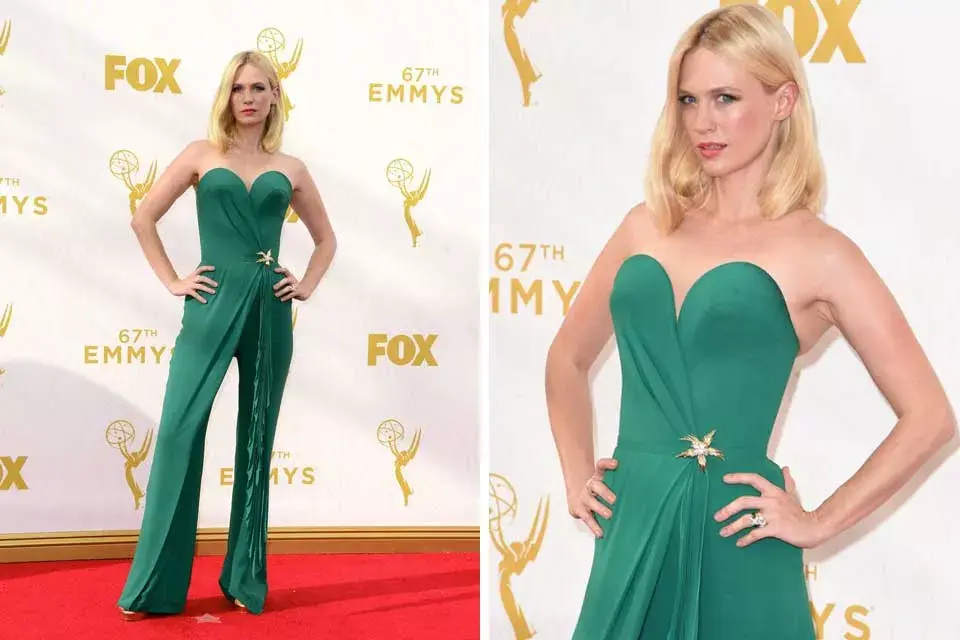 January Jones con un mono verde agua creado por Ulyana Sergeenko; ¡Un encanto!