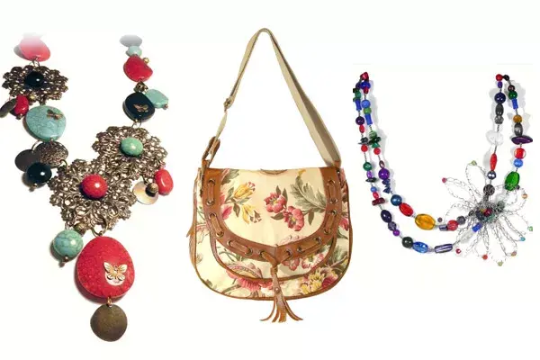 Tramma ofrece gran variedad de accesorios: collar de piedras ($60), bandolera ($390), collar de dos vueltas ($93)