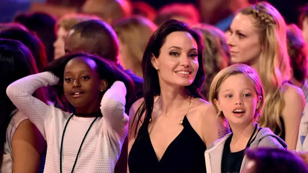 Angelina Jolie junto a Zahara y Shiloh, en los Kid''s Choice Awards en 2020