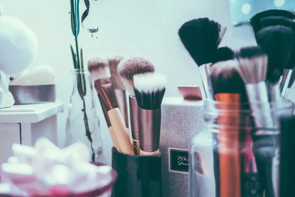 Seguí estos consejos para usar los pinceles de maquillaje como una profesional