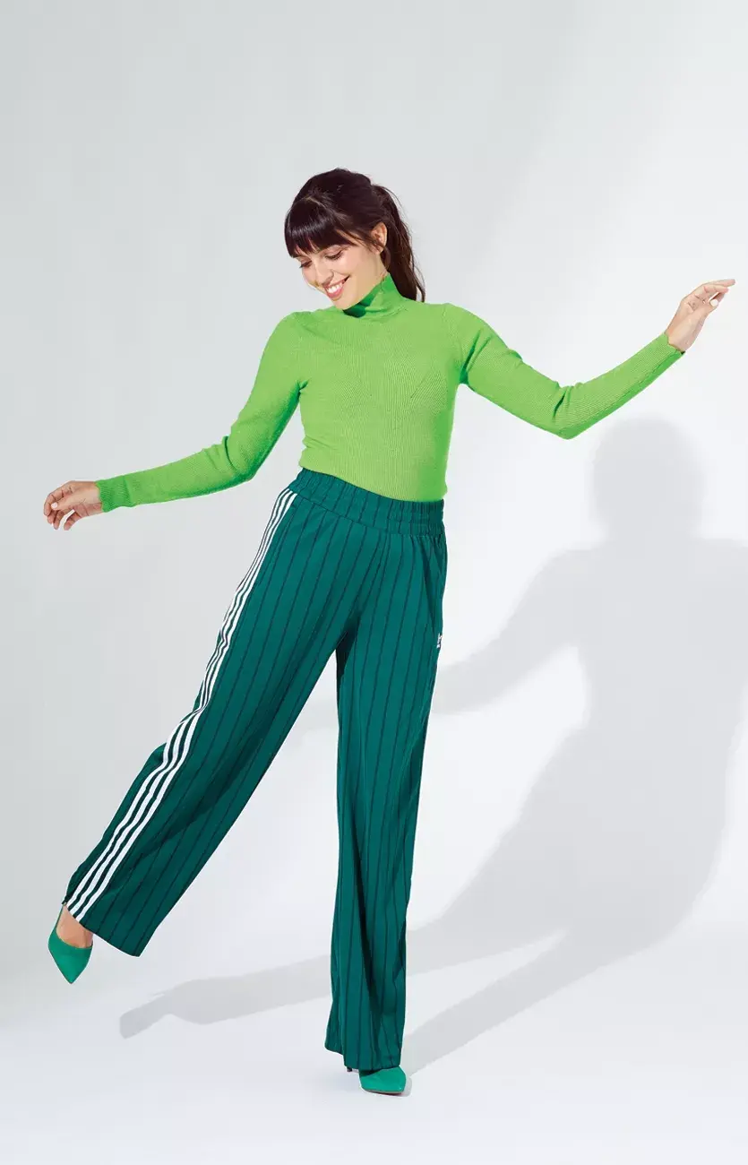 Polera (Las Pepas, $3690), Jogging (Adidas, $3199), Stilettos (Aldo By Grimoldi, $4200). 