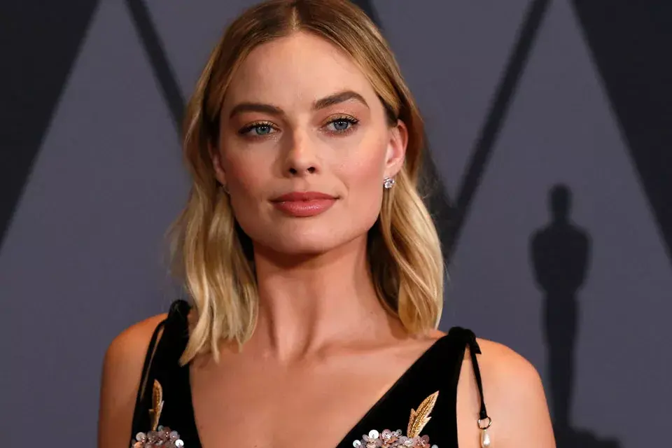 Margot Robbie en el grupo de las que prefierió llevar un cabello prolijo, pero sin demasiada producción