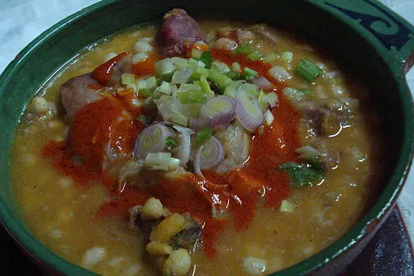 El tradicional locro que se sirve todo el año en el Almacen Secreto