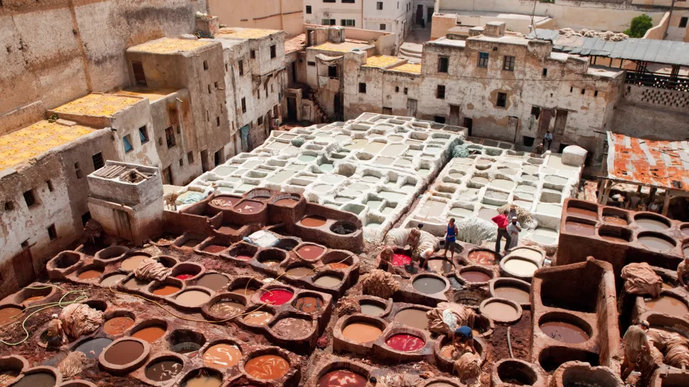 Teñido de cueros en Fez