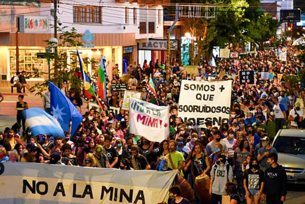 Marchas contra la megaminería