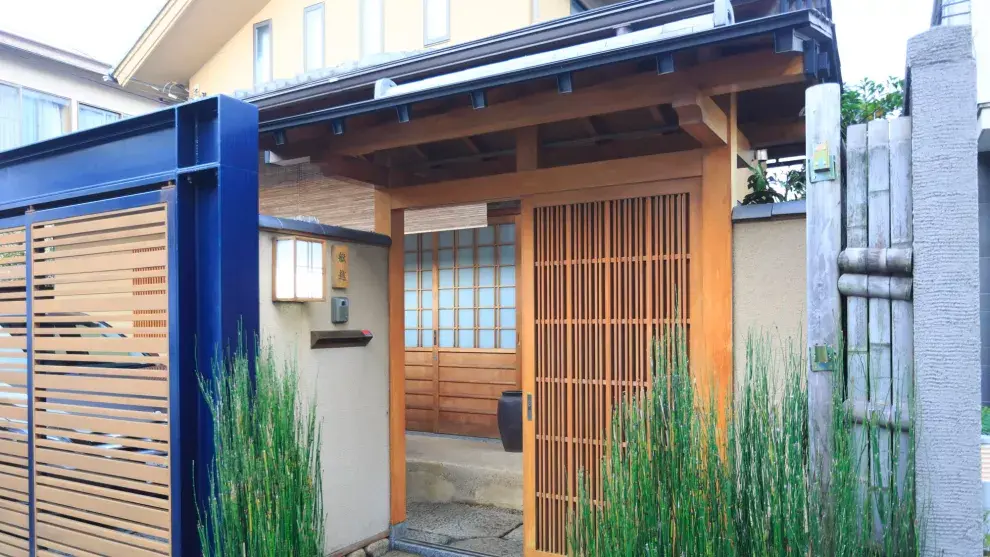 El exterior de la casa de la ceremonia, típico japonés. Gentileza Airbnb