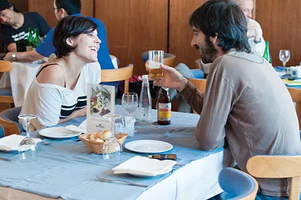 Un almuerzo en el Club Danés, con vista al río