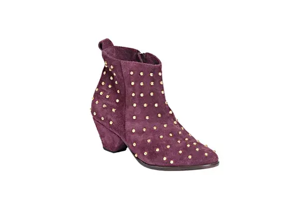 Súper a la moda, estas botitas vienen en diferentes colores. Cuestan $1190 en Prune