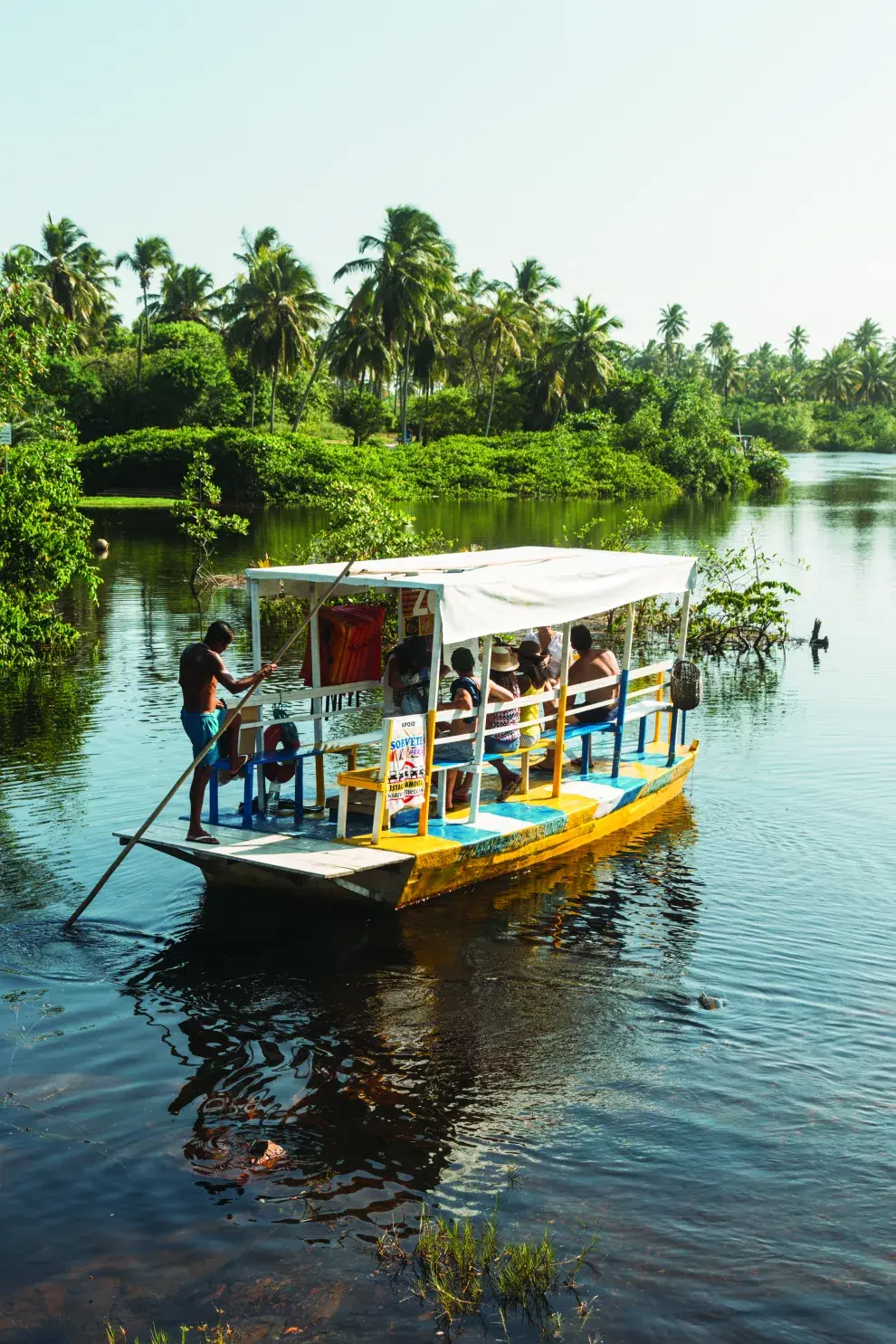 La Reserva Natural Imbassaí y su paisaje selvático, ideal para hacer kayak o paseos en lancha