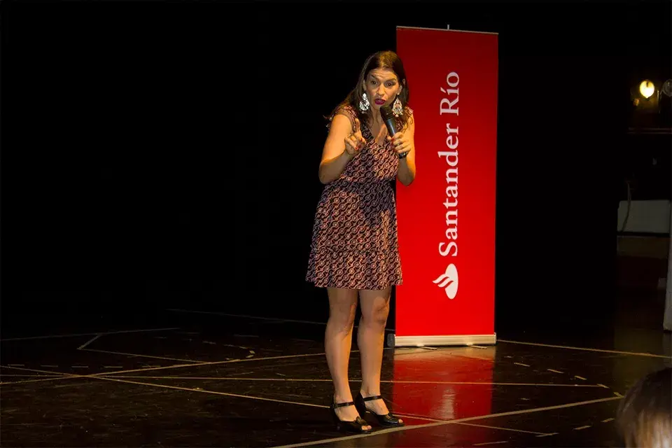 En medio de su stand up