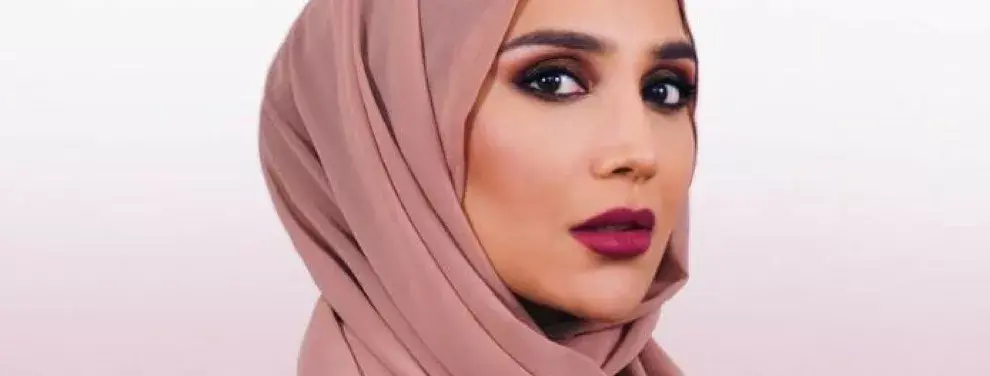 Amena Khan: la primera modelo con hijab en una publicidad de cabello