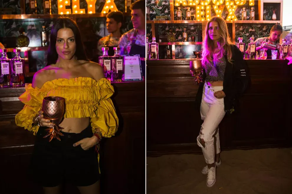 Agus Casanova, con un look muy sexy y andaluz, y Mica Tinelli, con ripped jeans blancos, top y zapatillas, en el evento de Absolut Elyx