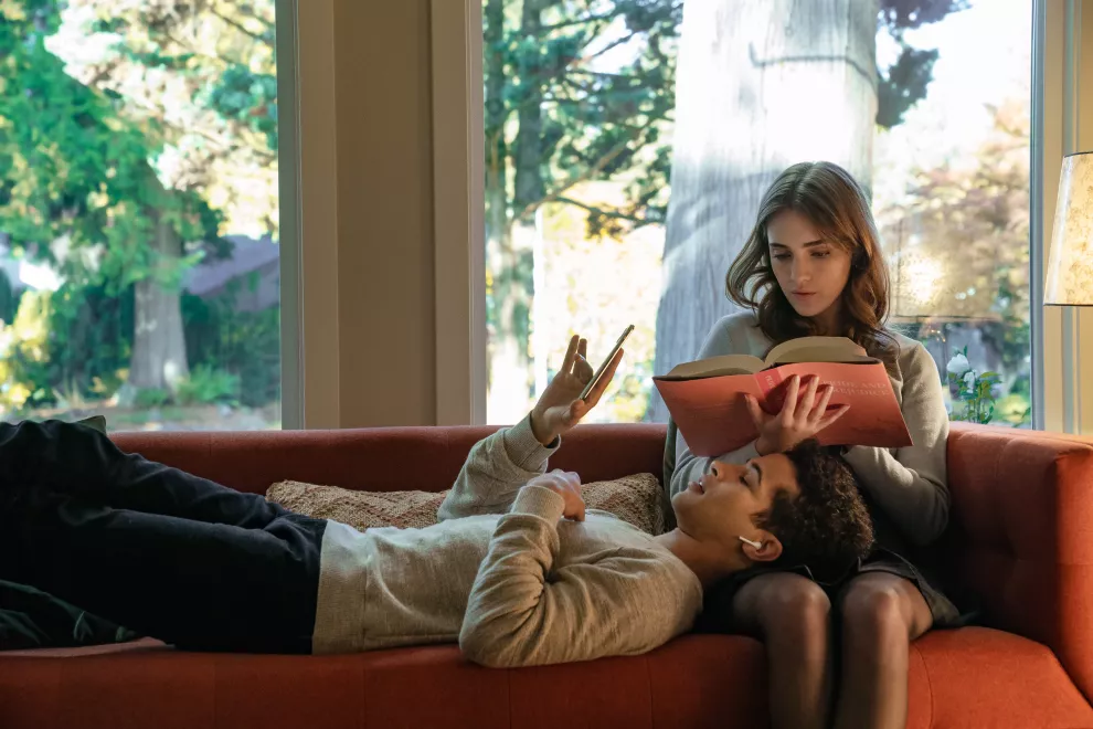 Talia Ryder y Jordan Fisher son los protagonistas de esta nueva película de Netflix. Foto: Katie Yu/NETFLIX