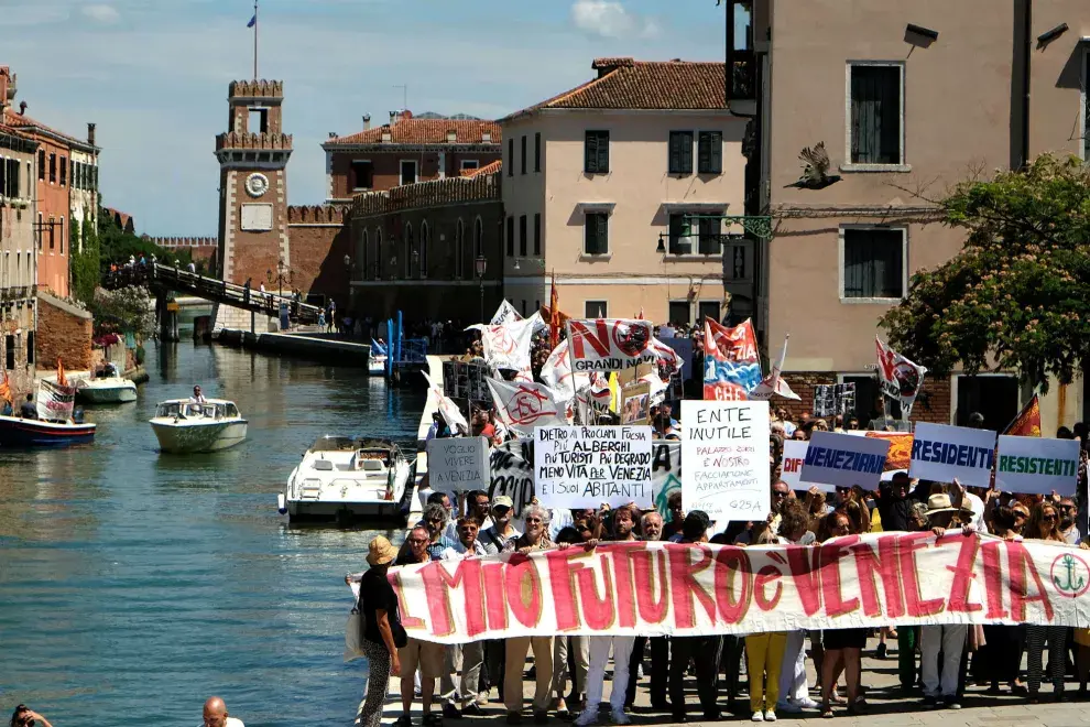 El año pasado hubo protestas en Venecia por la gran cantidad de turistas