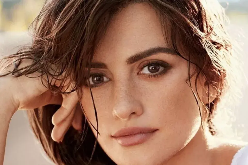 Penélope Cruz también dejó de taparse las pecas 