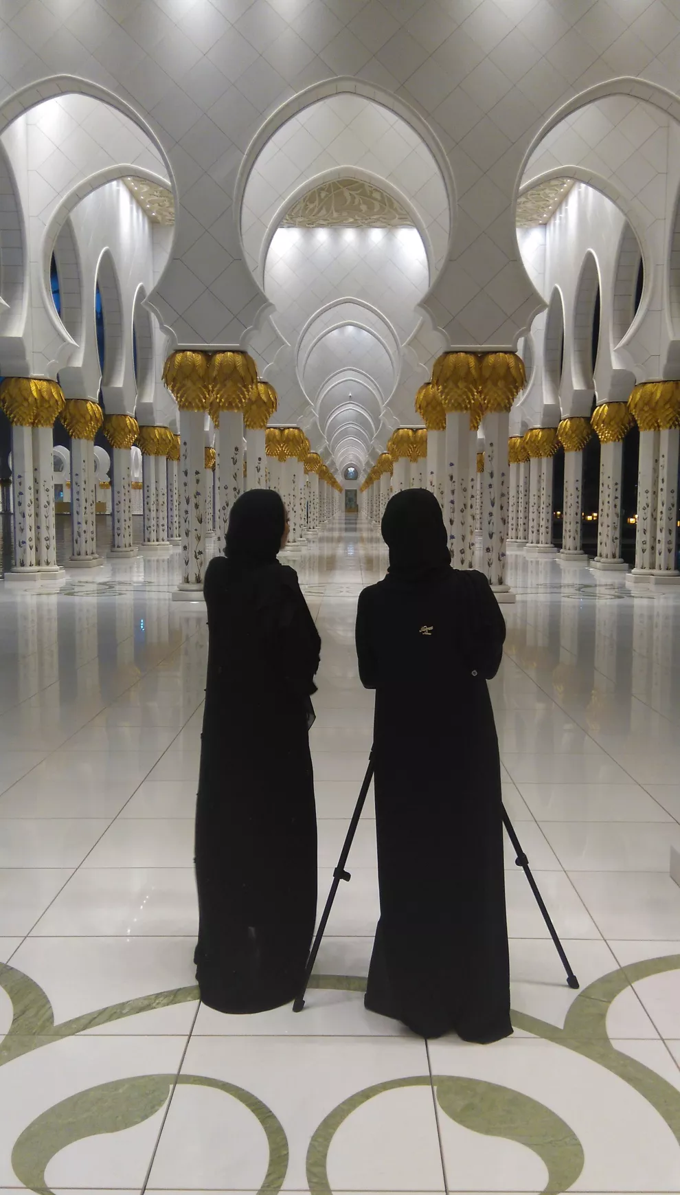 La impactante mezquita Sheikh Zayed, con 82 cúpulas