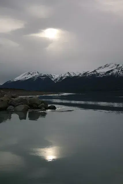 Atardecer de un día nublado