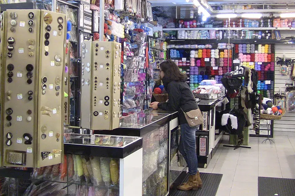 El local está ubicado en la esquina de Echeverría y Ciudad de la Paz