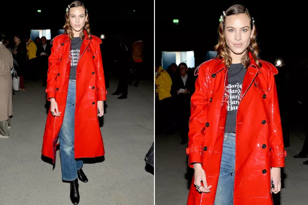 Alexa Chung, una chica cool en el desfile de Burberrys de Londres