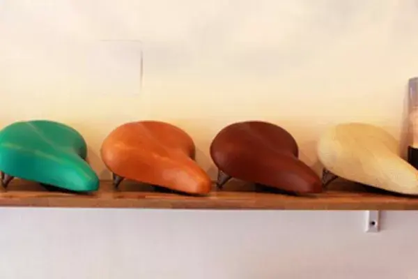 En Rouen venden asientos de distintos colores. Cuestan $275