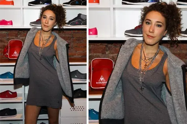Anita Pauls se vistió con ropa deportiva y bien relajada para ir a chusmear la colección de Le Coq Sportif. Sumó varios collares superpuestos para agregarle un toque personal y fashion al look