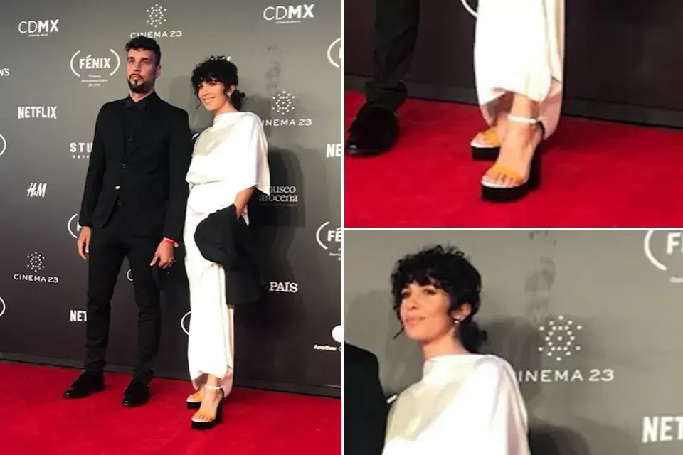 Black and white: Dante Spinetta, de negro total, y su novia, Cala Zavaleta, con un vestido blanco con capita, en la gala de los premios Fenix