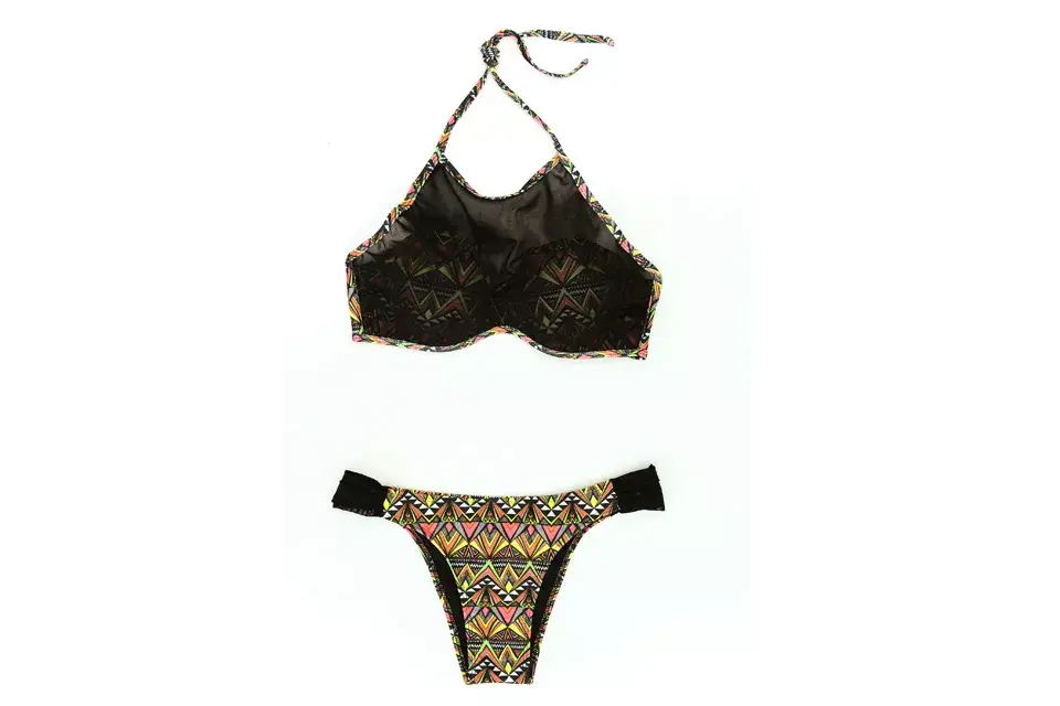 Traje de baño con cuello halter (Audace, $990)