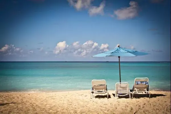 Un poco de playa pero en las Islas Caimán