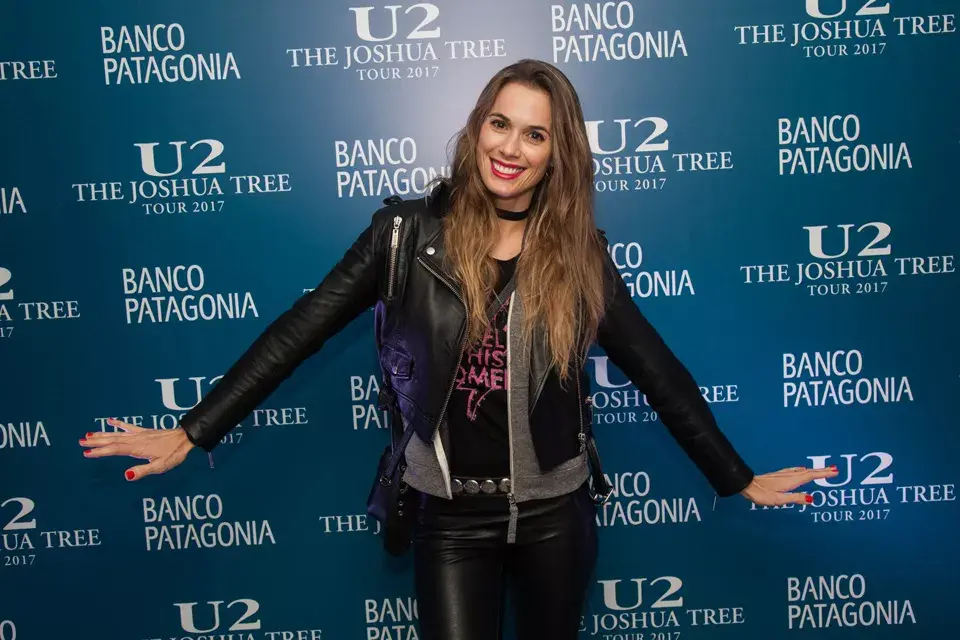 Estilo rocker para Chechu Bonelli que fue otra de las famosas que dijo presente en el recital de U2