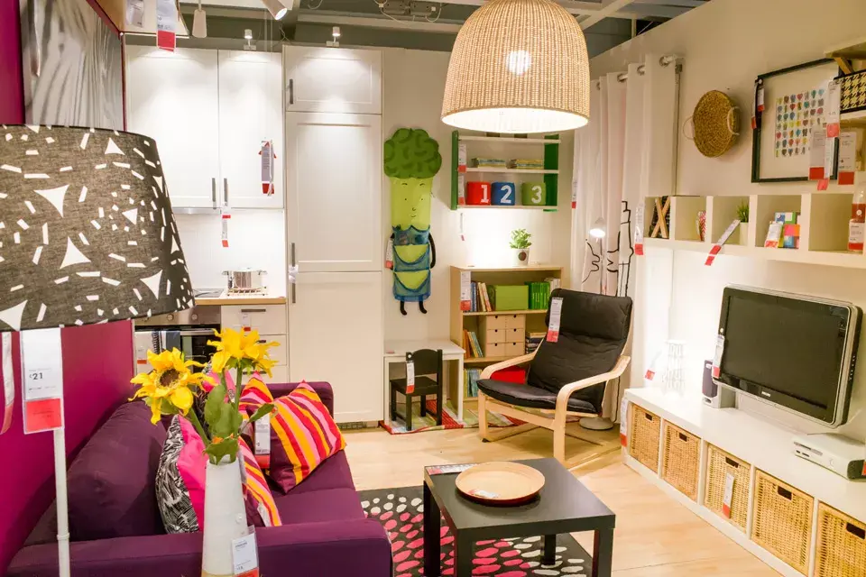 Ingvar Kamprad, creador de IKEA, se inspiró en sus iniciales (I-K) a la hora de bautizar su empresa de muebles