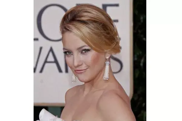 En 2010, para una alfombra roja optó por un recogido despeinado que lo llevó hacia un costado