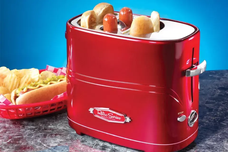 ¡Una tostadora que también hace salchichas! Ideal para comer panchos y que nada se enfríe