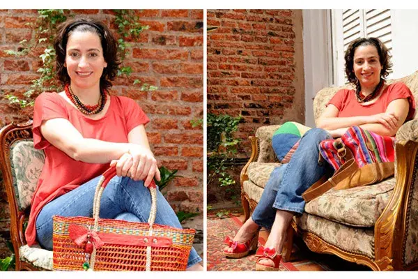 Muriel Santana pasó por el local de Huija, donde se probó zapatos y carteras súpercoloridos