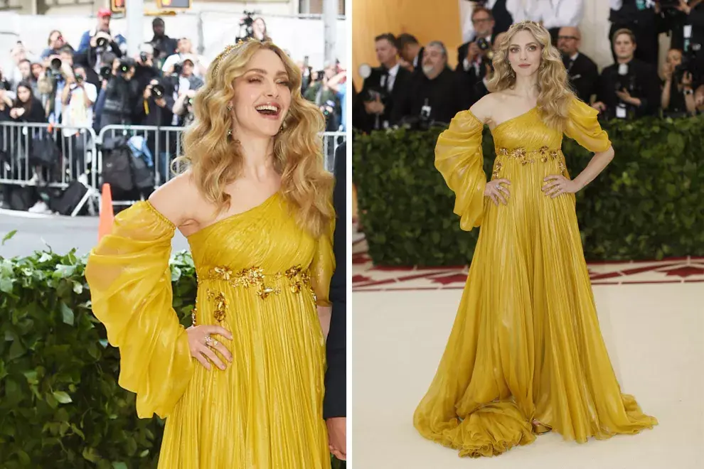 Amanda Seyfried con un vestido asimétrico y corte imperio de Prada 