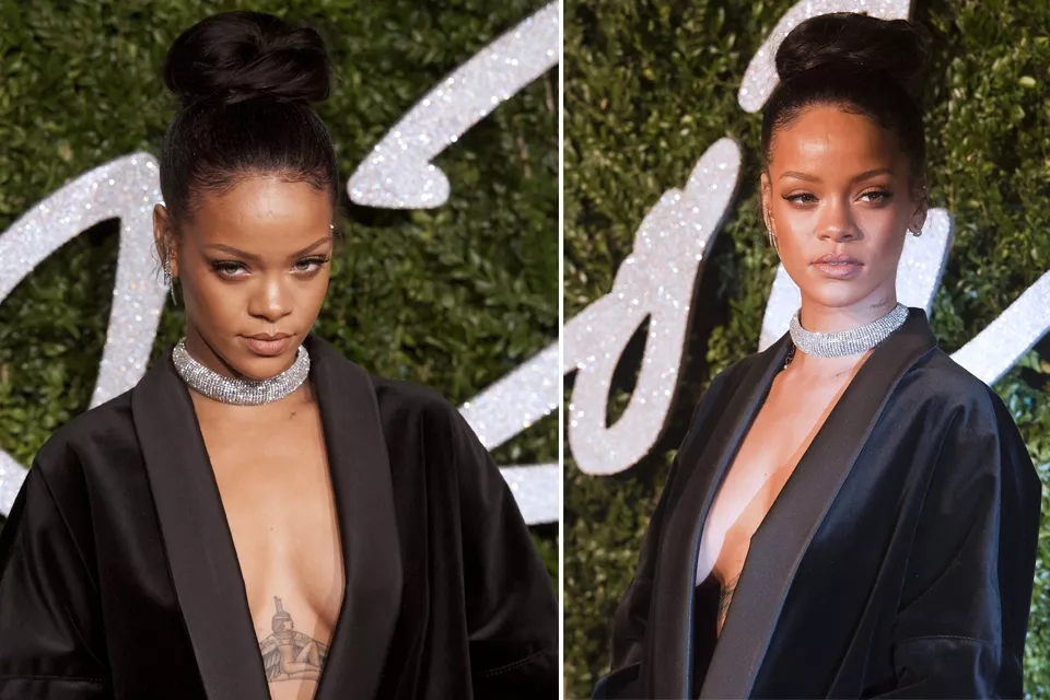 Un rodete alto y tirante para Rihanna, que eligió destacar sus perfectísimos rasgos faciales. Nos encantó ese delineado tipo cat eye