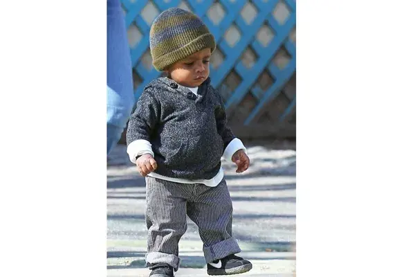 El hijo de Bullock es un chico con mucha energía