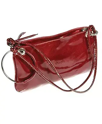 Sobre con cinta - hebilla de cuero charol (Blaqué, $159)