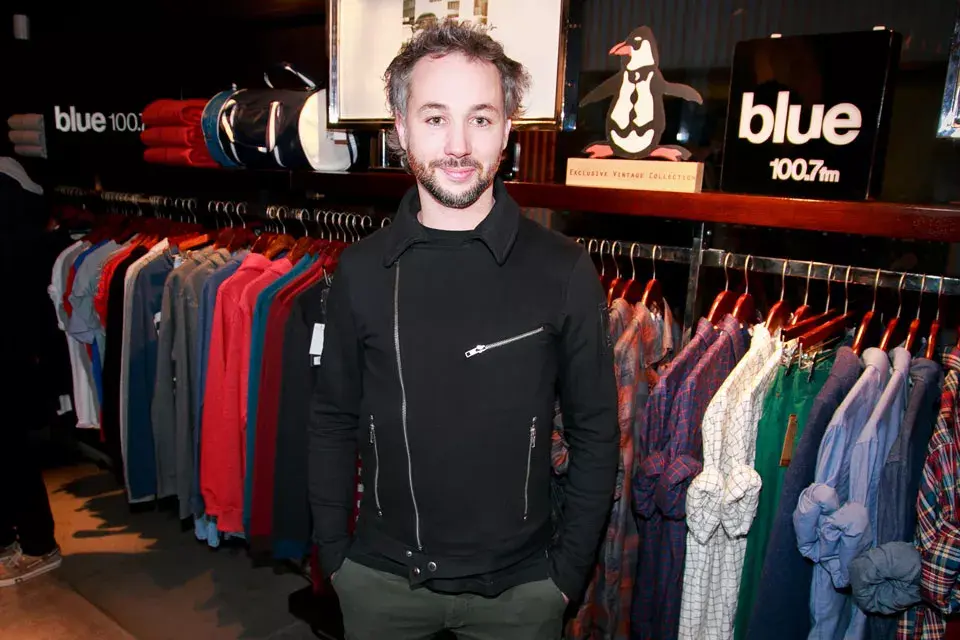 Diego Iglesias pasó por el evento de suena Blue en Penguin y además de ver la nueva colección de la marca escuchó los clásicos de siempre
