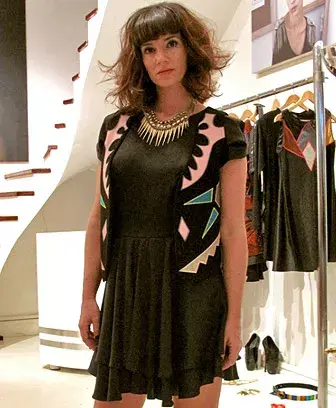 Griselda Siciliani pasó por el showroom de Amores Trash Couture.