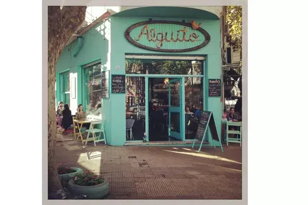 La fachada del bar