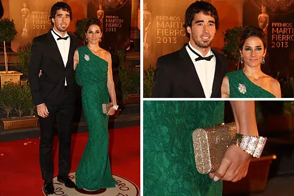 Los hermanos Viale, impecables. Nacho, con smoking y Juana eligió un vestido de Carolina Herrera en color verde esmeralda