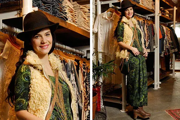 Luz Cipriota pasó por el nuevo local de Wanama en Nordelta con un vestido largo de estampa "pavo real", chaleco peludo, bandolera y sombrero fedora