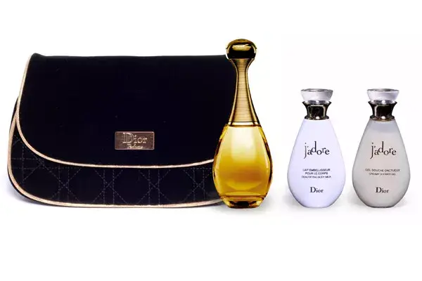 Cofre J´adore de Dior, con eau de parfum 50ml, body milk 50ml, show gel 50ml  y pouch ($ 390)