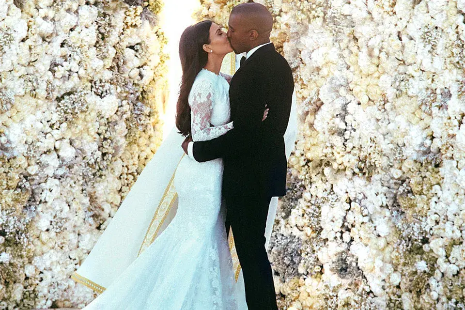 El vestido de Kim, en encaje, firmado por Givenchy