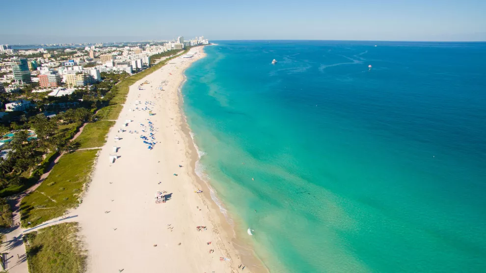 Todos los granos que componen la costa de Miami Beach fueron puestos ahí por los hombres